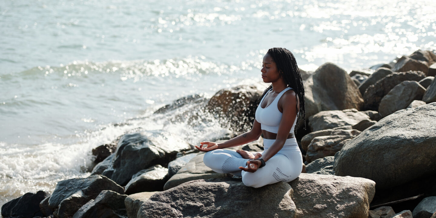 Calm Meditation on Beach Meditation- Mondocta -Sante en Afrique