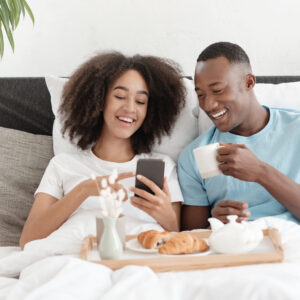 Read news, social networks, great offer and ad at breakfast in bed